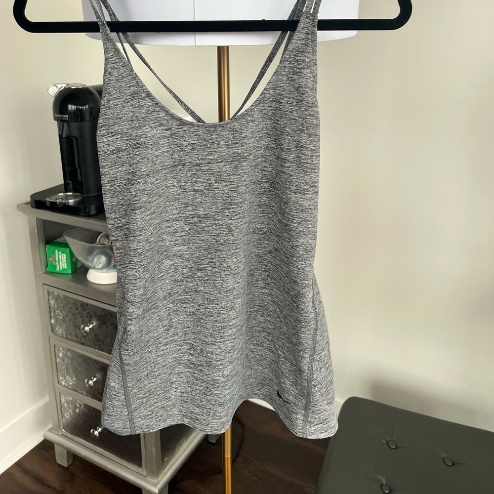 Nike grey workout tank (XS) - barely worn, like new!